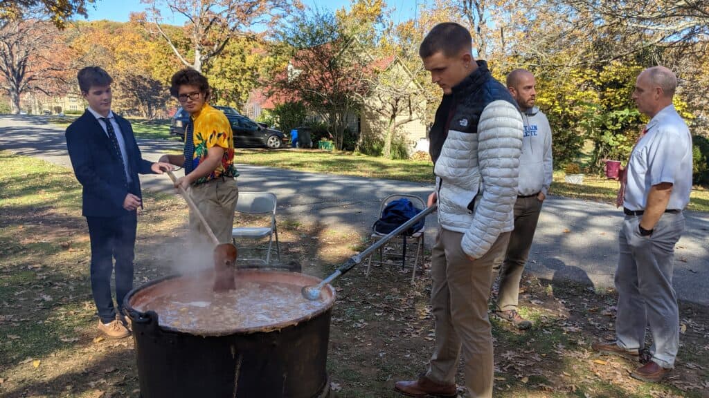 Making apple butter